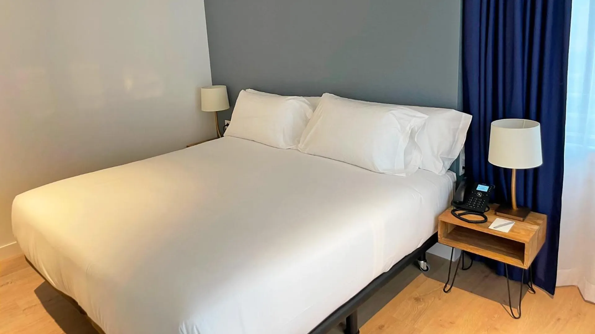 アパートホテル Abba Apartments Playa De Gros サン・セバスティアン スペイン