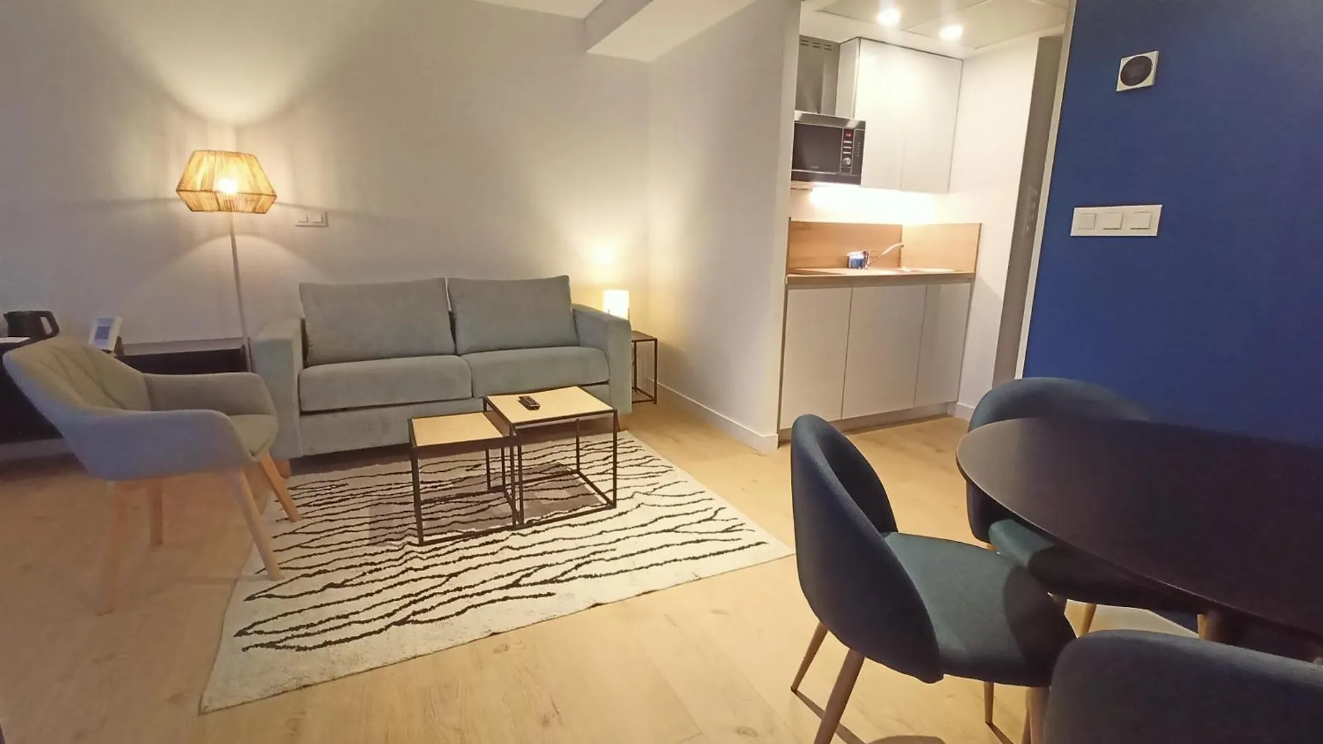 アパートホテル Abba Apartments Playa De Gros サン・セバスティアン